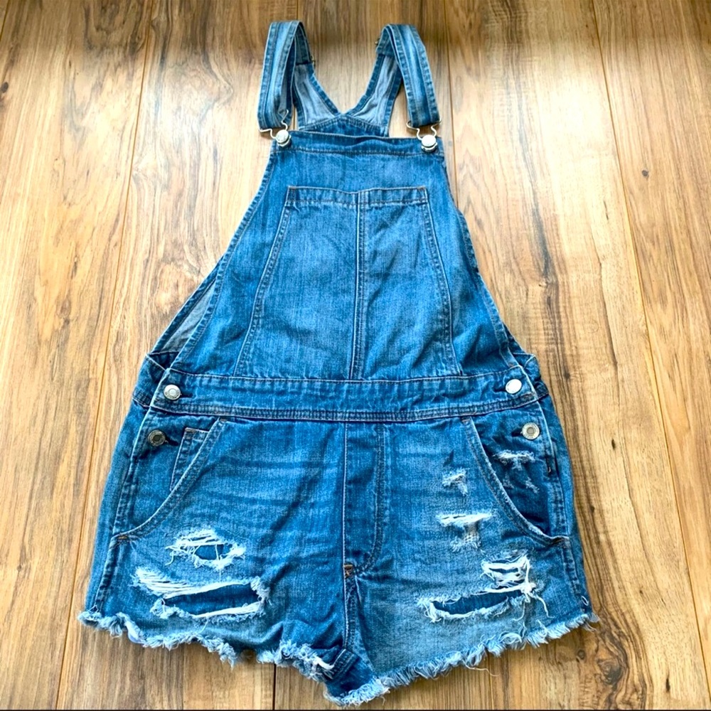 American eagle short overalls size 4 / 6